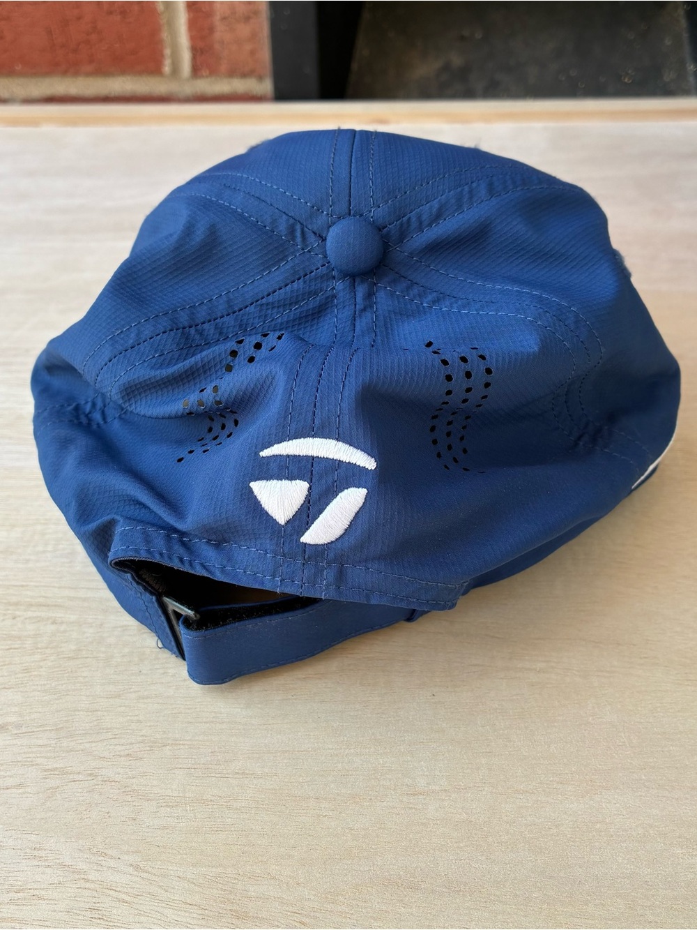 Taylormade M1 Iron Club TP5 Golf Balls Cap Hat Blue White One Size - Picture 3 of 7
